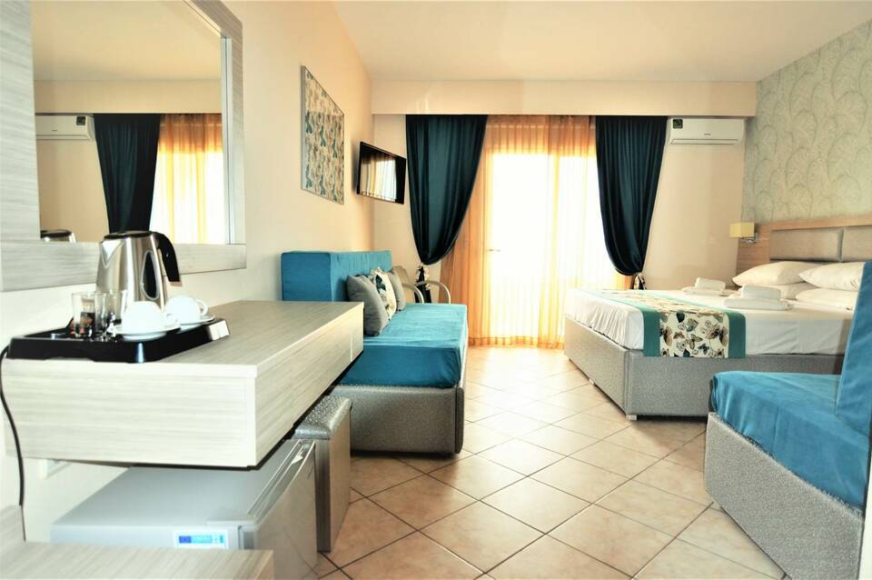 Grand Beach Hotel 3