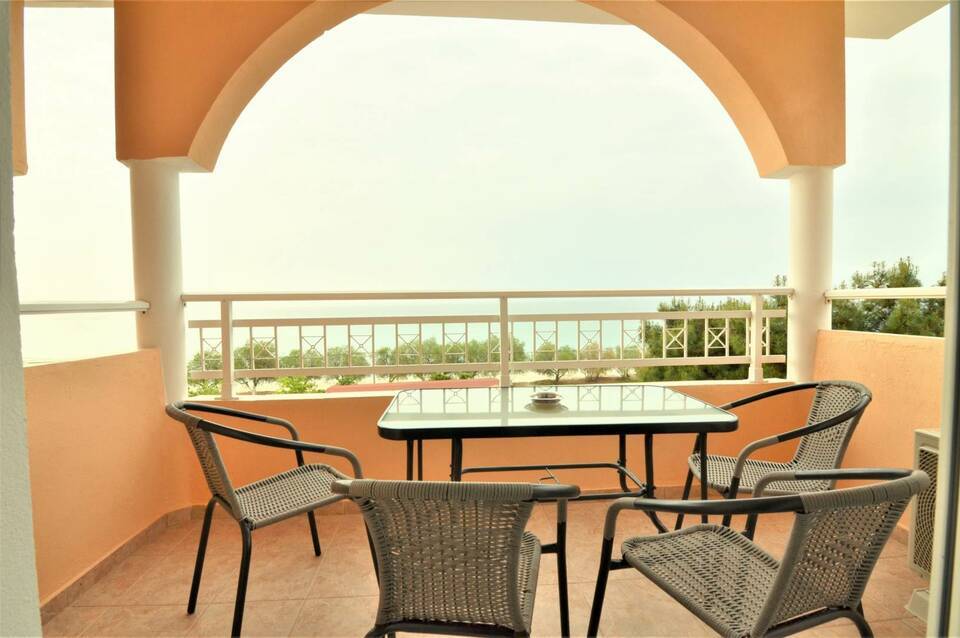 Grand Beach Hotel 4