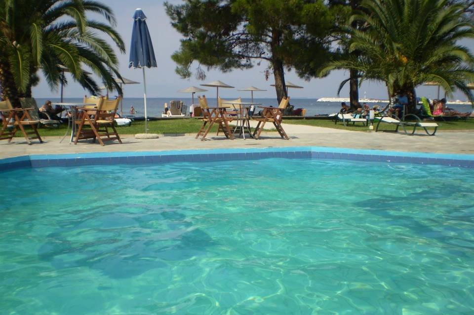 Rachoni Bay Hotel 4