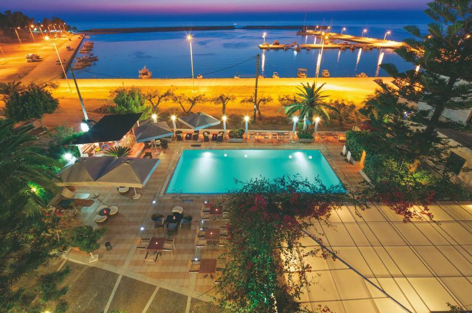 Kyparissia Beach Hotel 1
