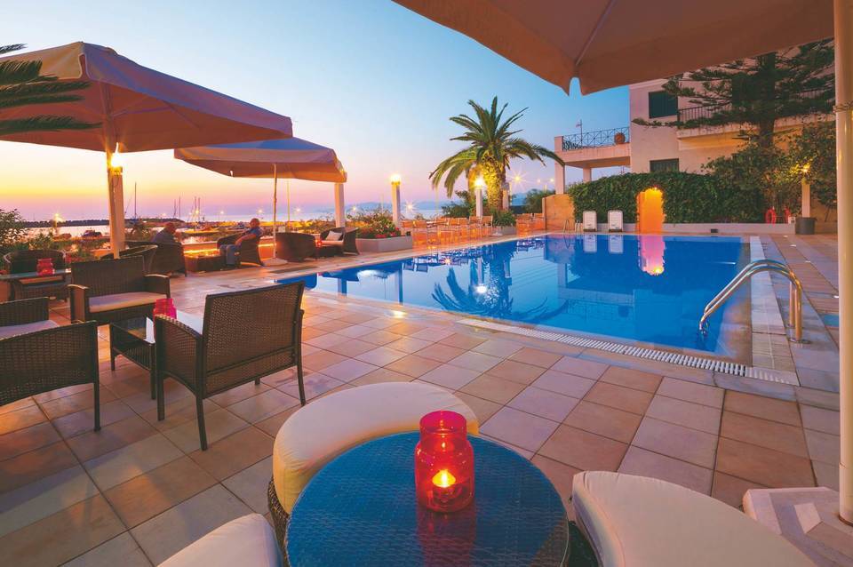 Kyparissia Beach Hotel 3