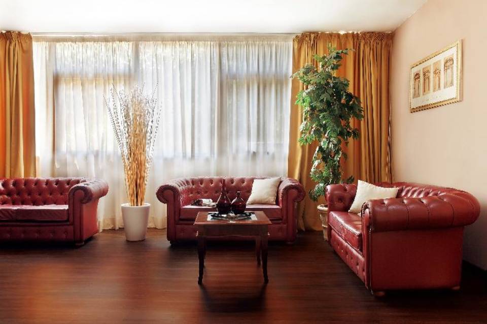 Club House Hotel 3