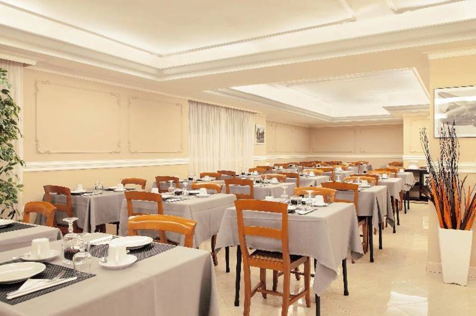 Club House Hotel 5
