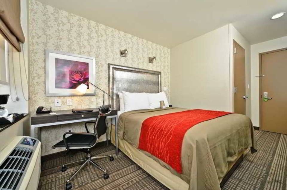 Times Square West Hotel, BW Signature Collection 3