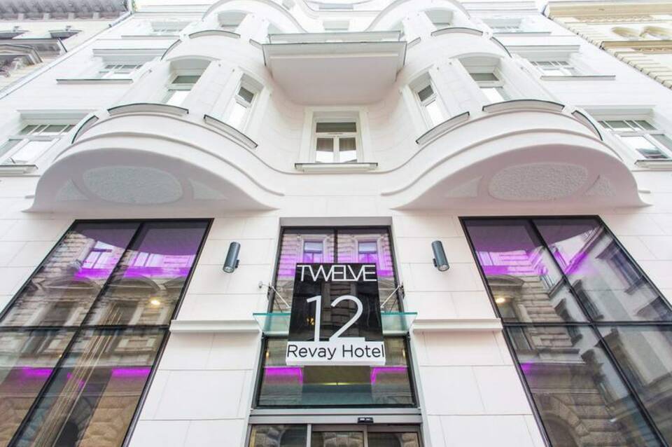 12 Revay Hotel 3