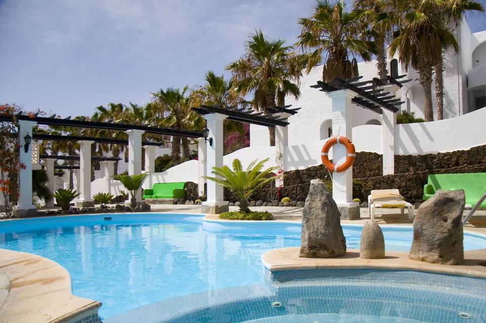 Aparthotel Esquinzo Y Monte del Mar 1