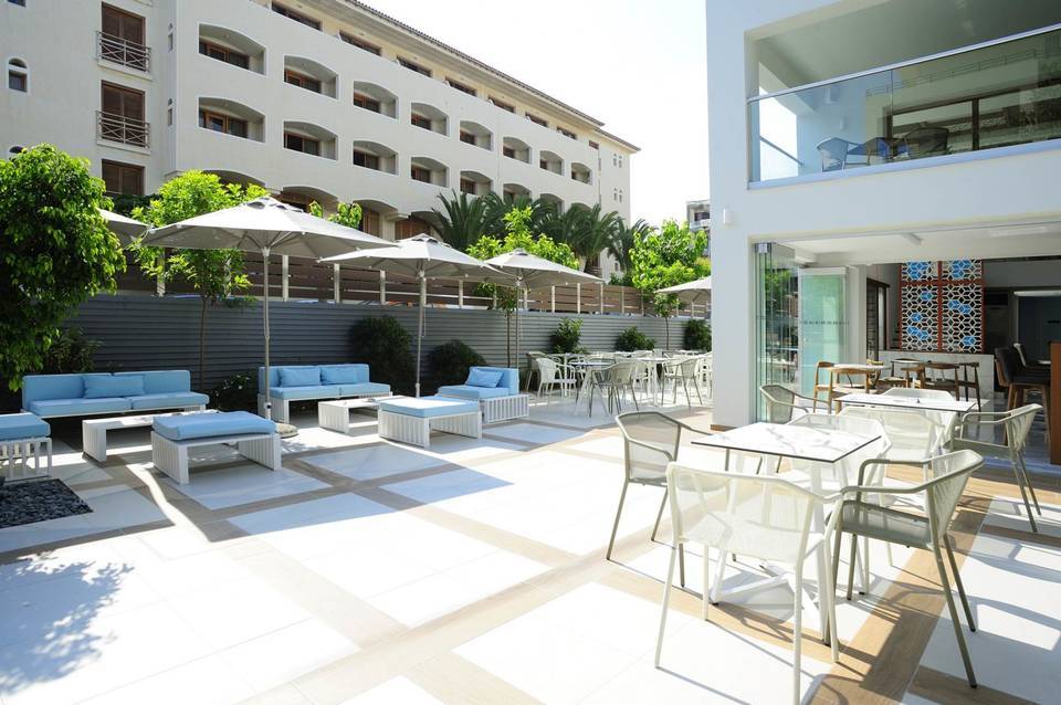 Atrium Ambiance Hotel 2