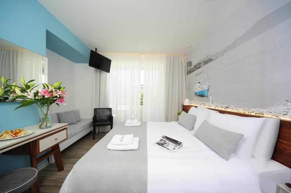 Atrium Ambiance Hotel 3