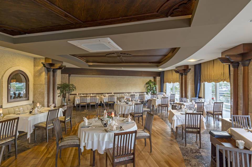 Royal Wings Hotel 5