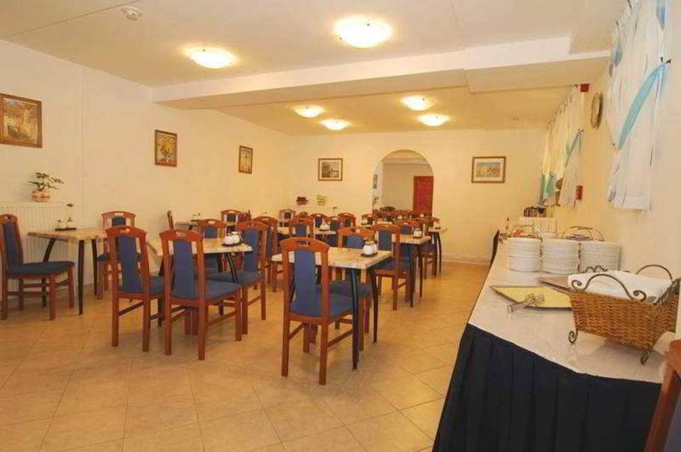 Easy Star Hotel 3