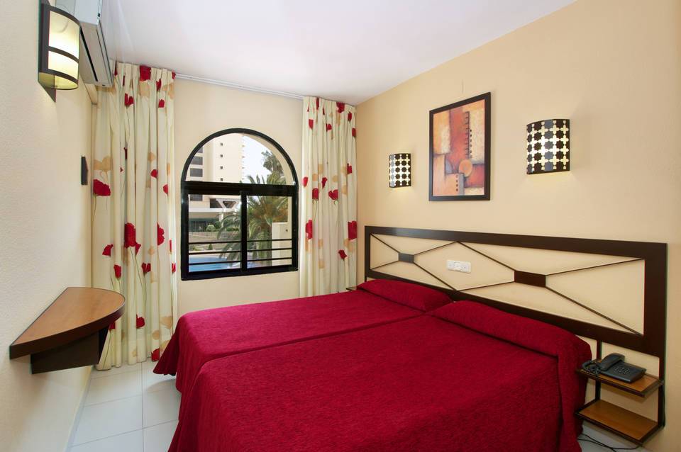 Hotel Puente Real 2