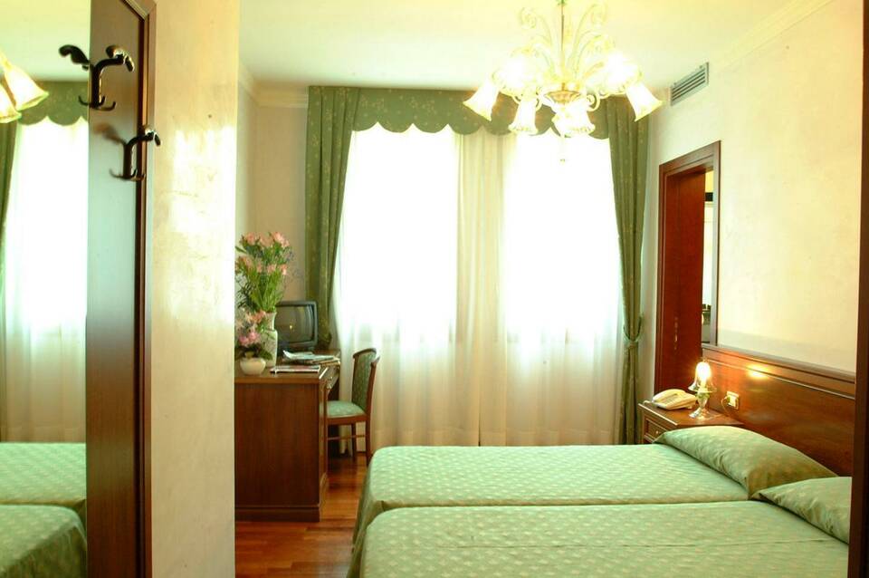 Hotel Villa Cipro 3