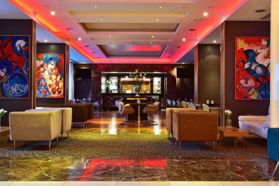Pestana Chelsea Bridge 1