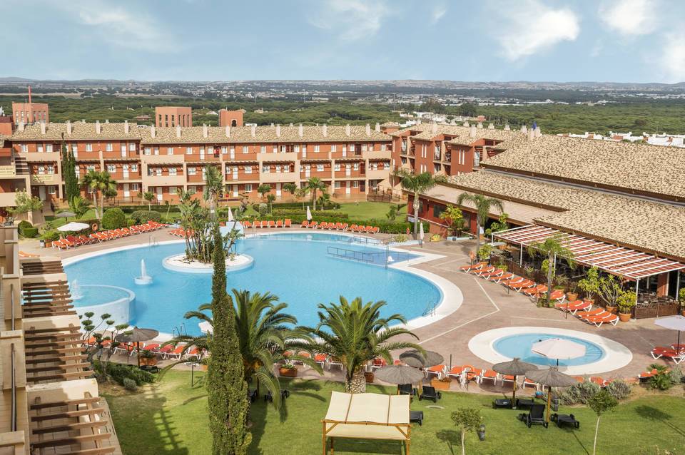Aparthotel ILUNION Sancti Petri 1