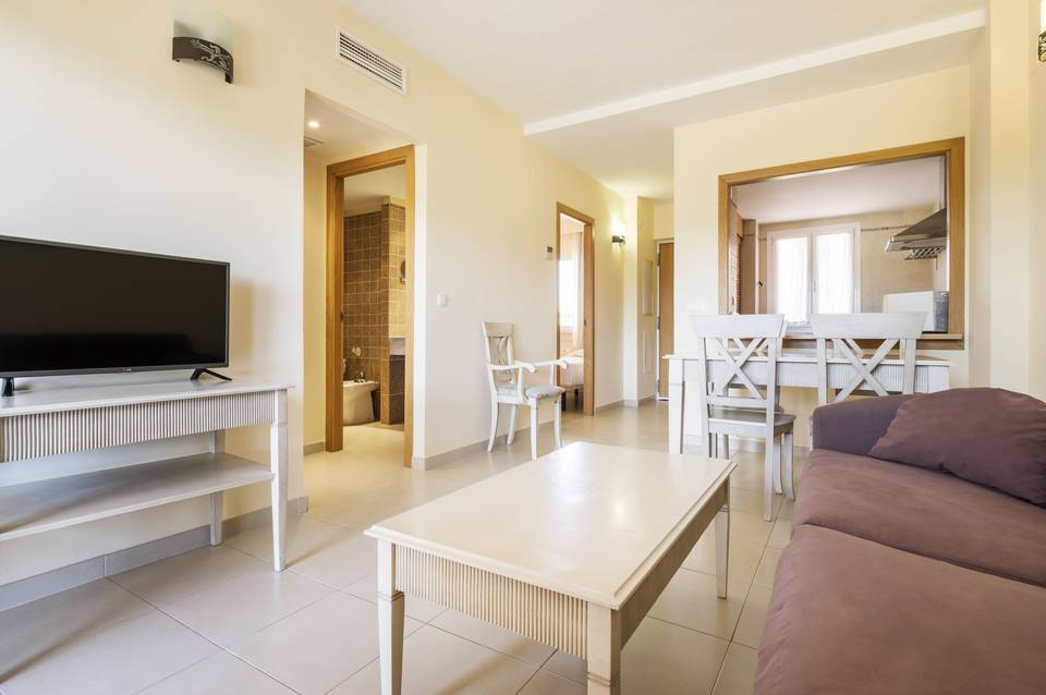 Aparthotel ILUNION Sancti Petri 4