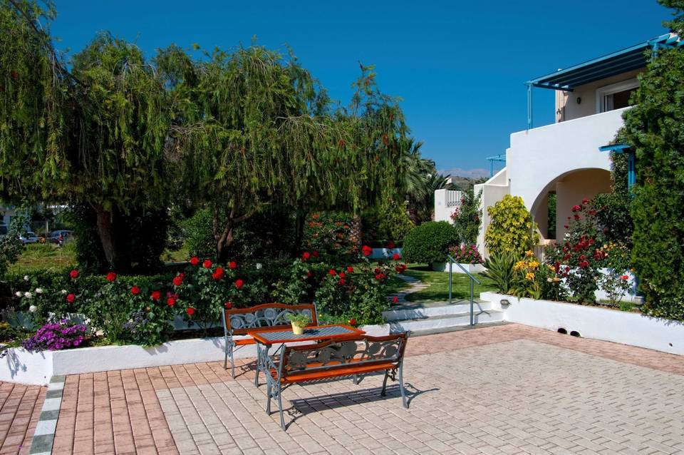 Papadakis Apartments 3