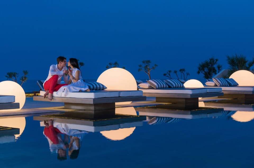 Nikki Beach Resort & Spa Santorini 5