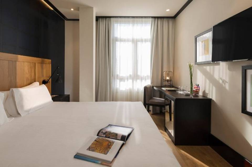 H10 Puerta de Alcalá  1