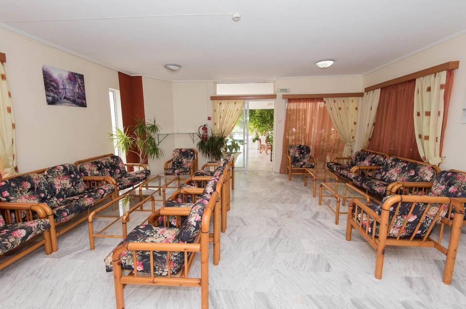 Leonidas Hotel & Studios 3