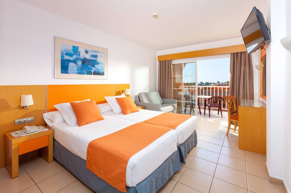 Hotel Chatur Costa Caleta 4