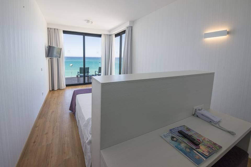 HN Negresco Beach Hotel 1