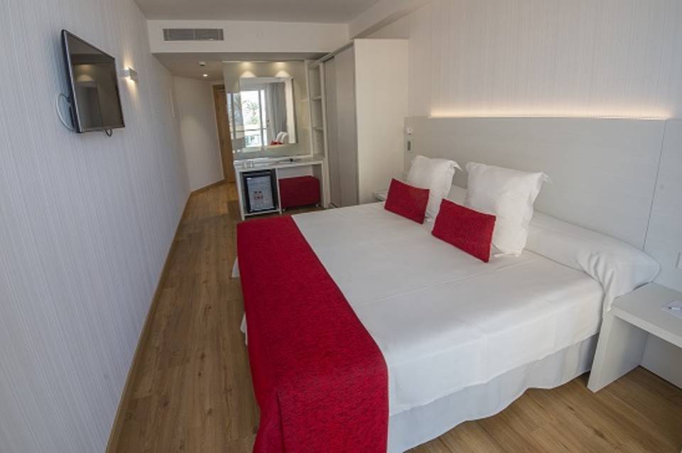 HN Negresco Beach Hotel 5