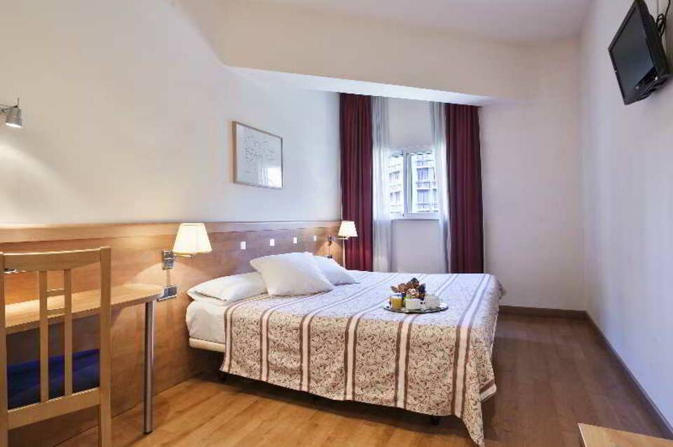 Hotel Acta Antibes 3