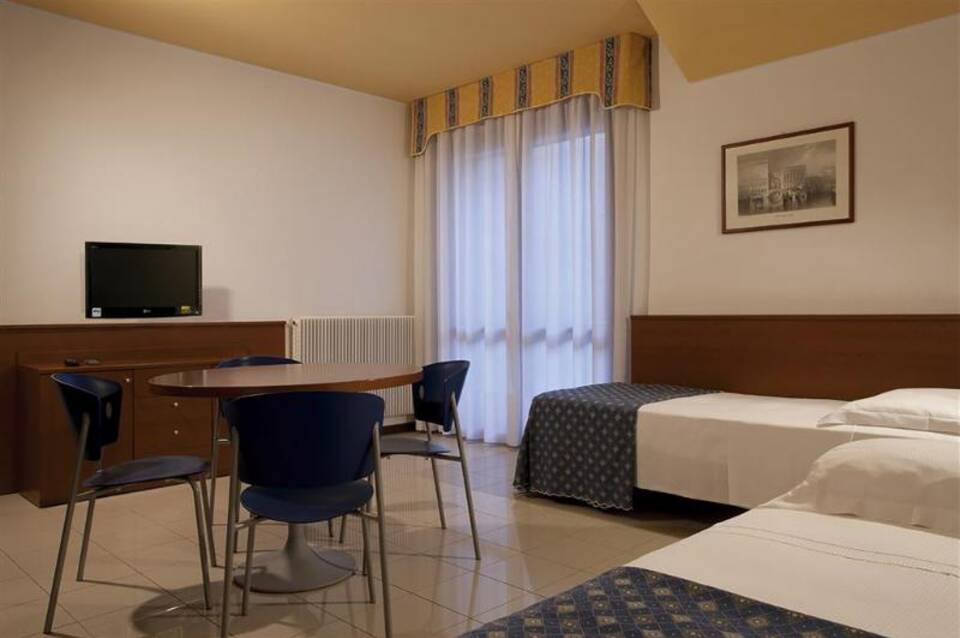 Best Western Titian Inn Hotel Venice Airport  4