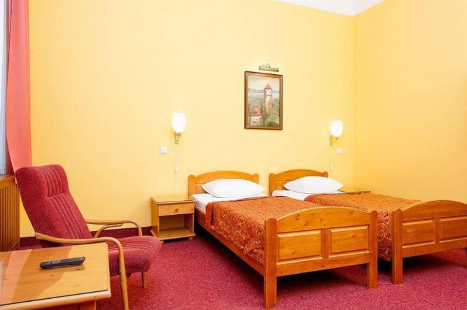 Hotel Cloister Inn 1