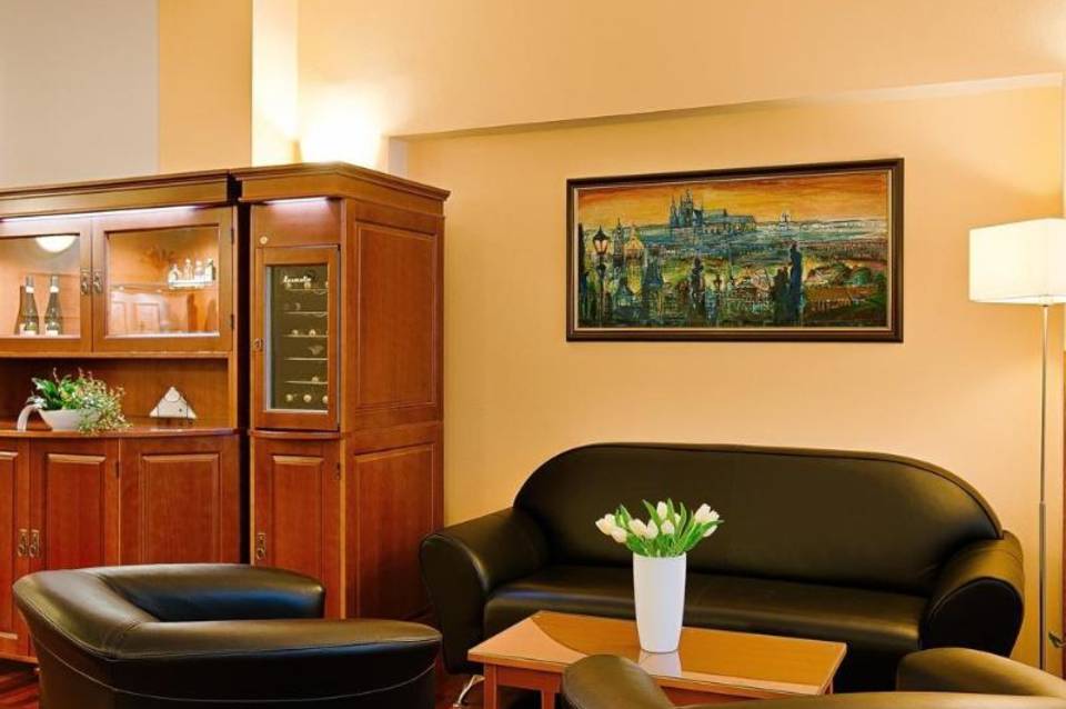 Hotel Cloister Inn 2