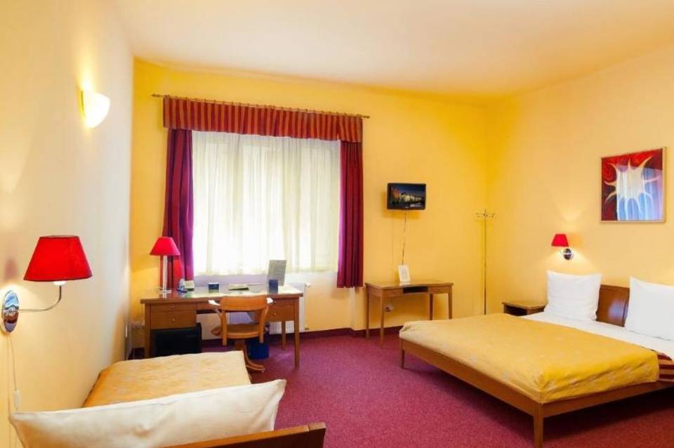 Hotel Cloister Inn 3