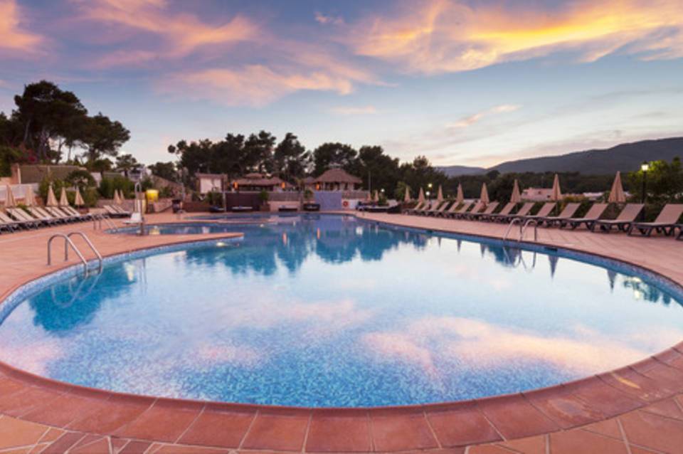 Invisa Hotel Club Cala Blanca 4