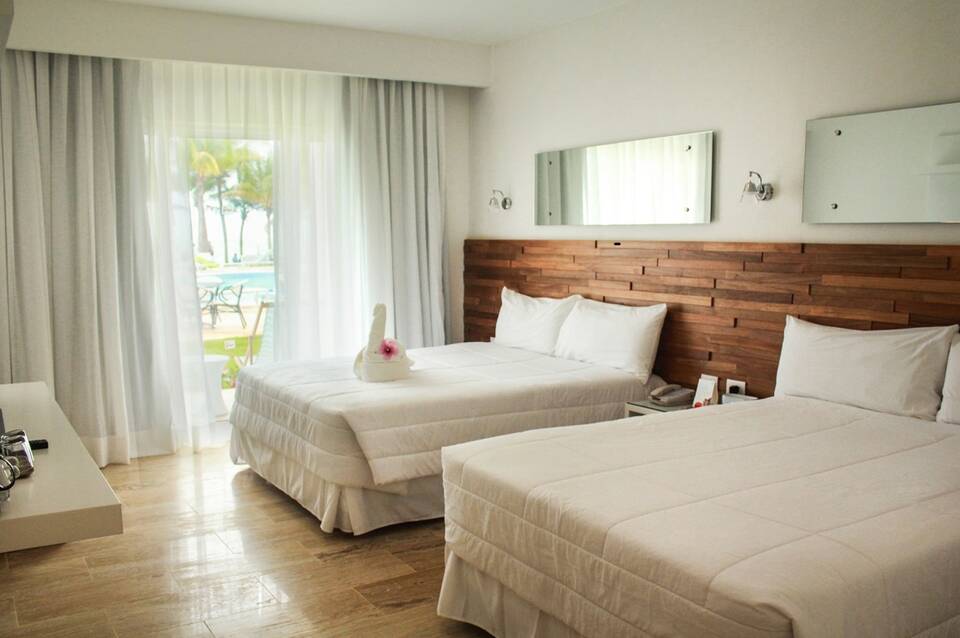 Viva Tangerine by Wyndham, A Trademark All Inclusive 4