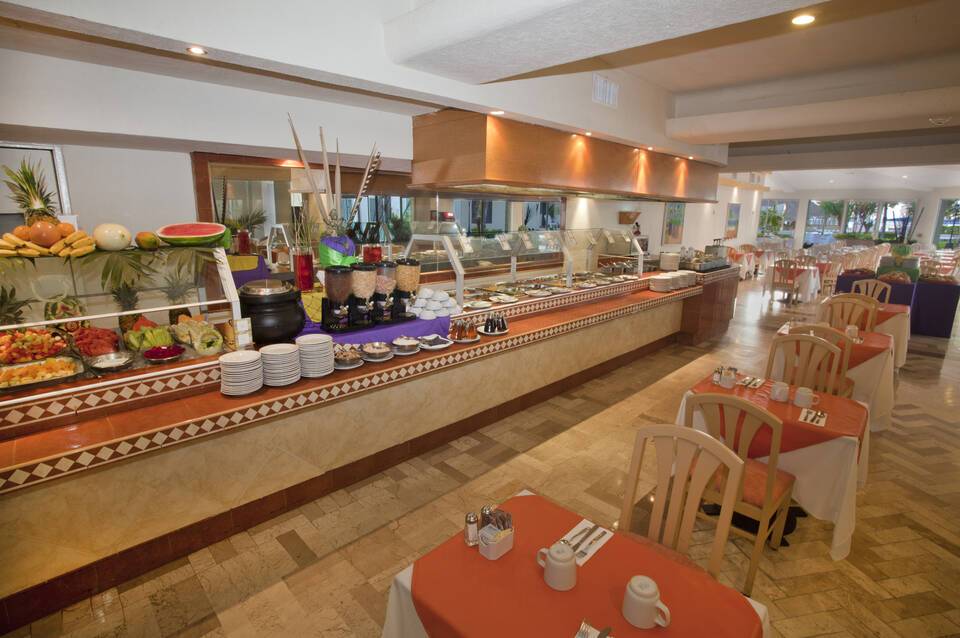 Aquamarina Beach Hotel Cancun 3
