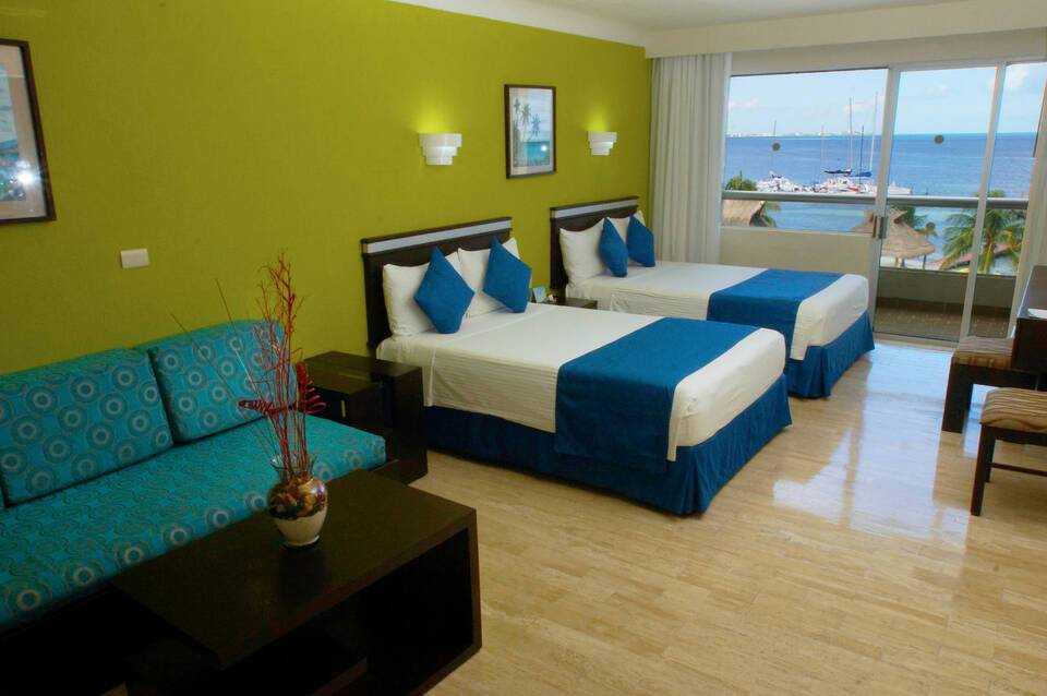 Aquamarina Beach Hotel Cancun 5