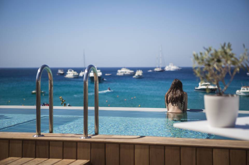 Mykonos Dove Beach Hotel 1