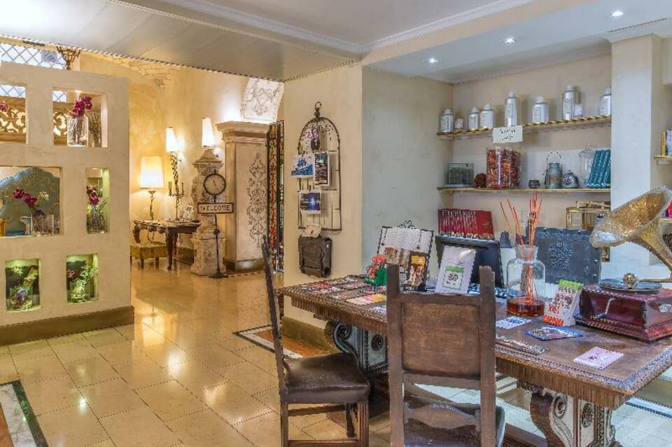 Room Select Via Veneto 4