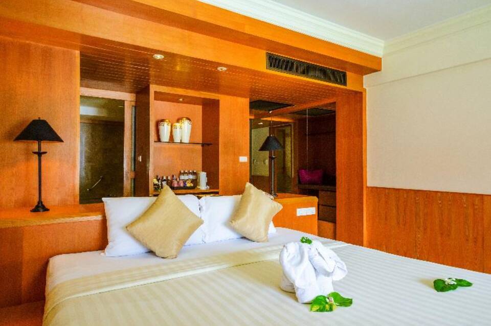Seaview Patong Hotel 5