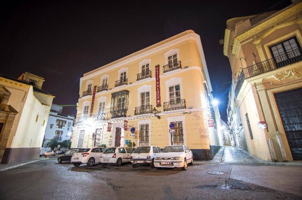Petit Palace Santa Cruz 3
