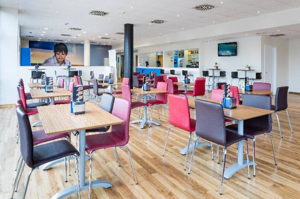 Travelodge Barcelona Fira 3
