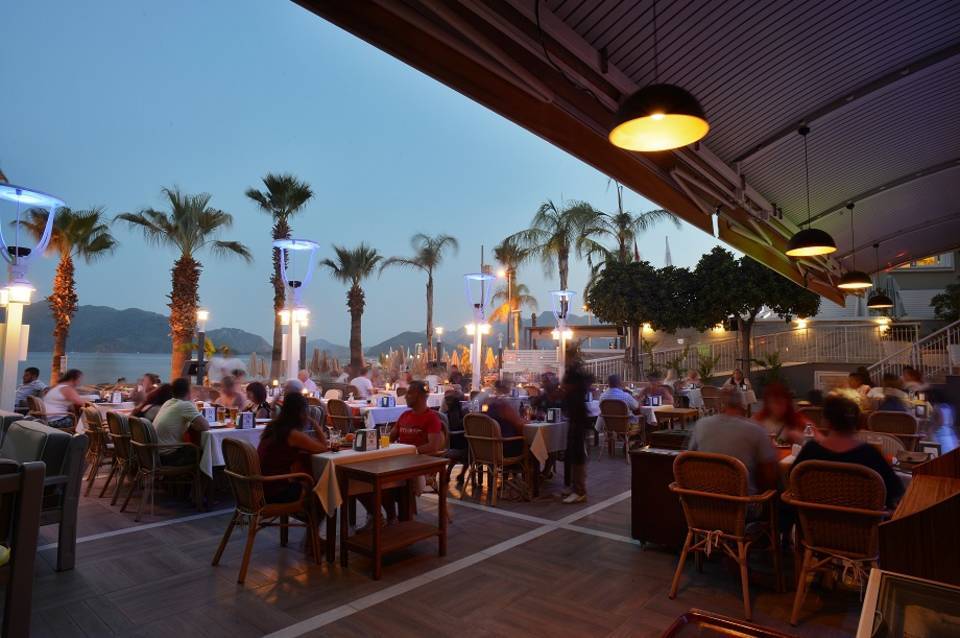 Maris Beach Hotel 4