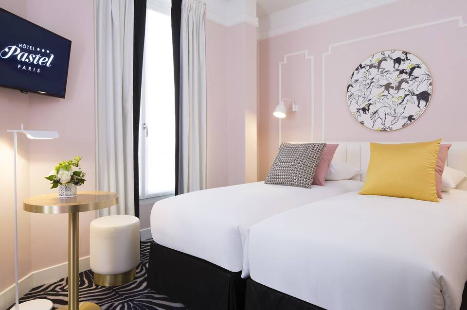Hotel Pastel Paris 1