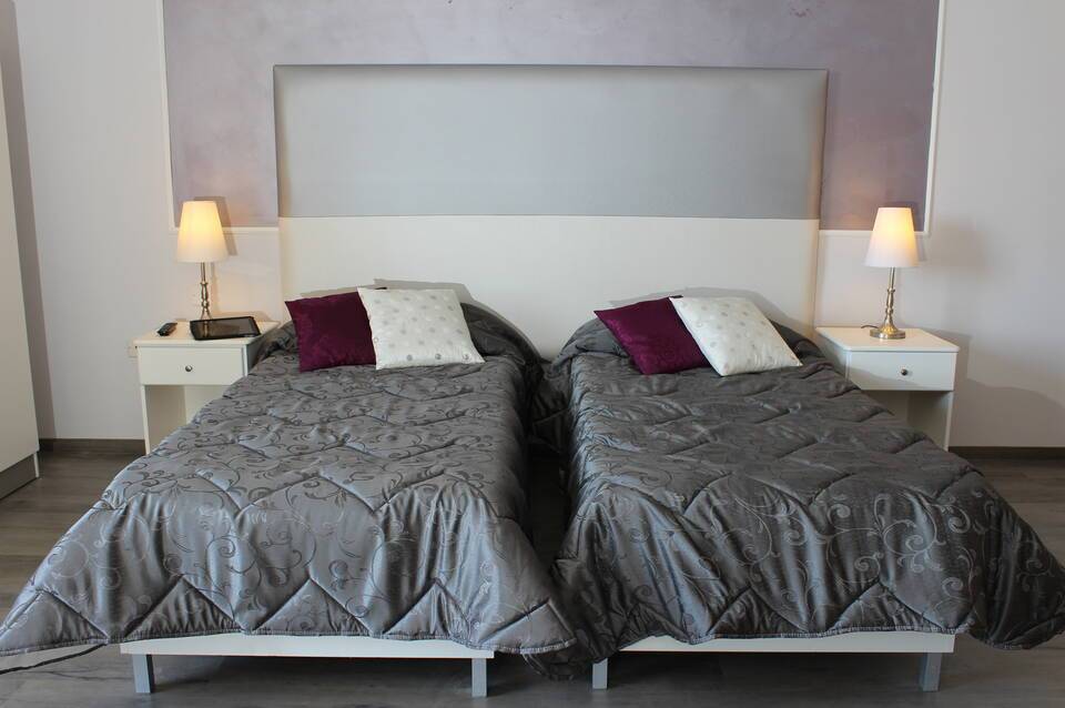 Sliema Marina Hotel 4
