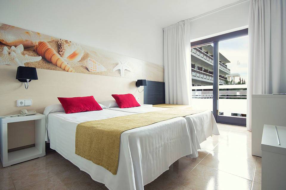 AzuLine Hotel Bergantín 2