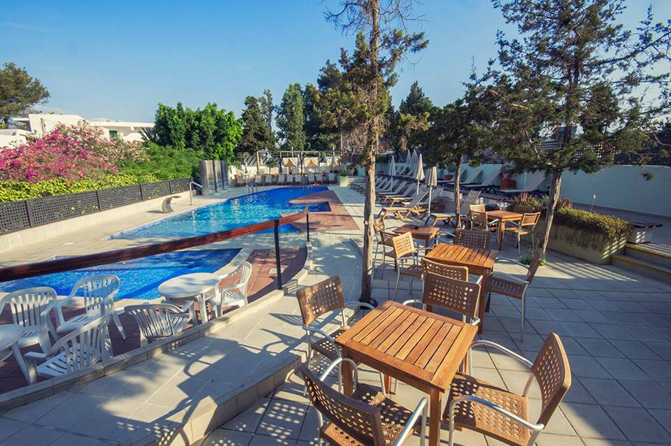AzuLine Hotel Bergantín 4