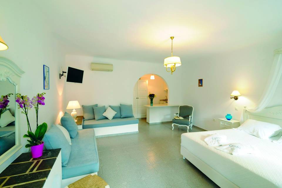 Kamari Hotel 2