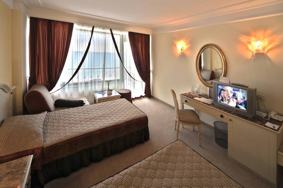 The Palace Hotel 5