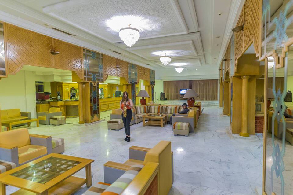 Riviera Hotel 3