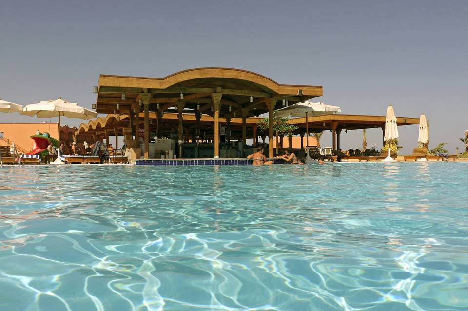 Three Corners Happy Life Beach Resort 4