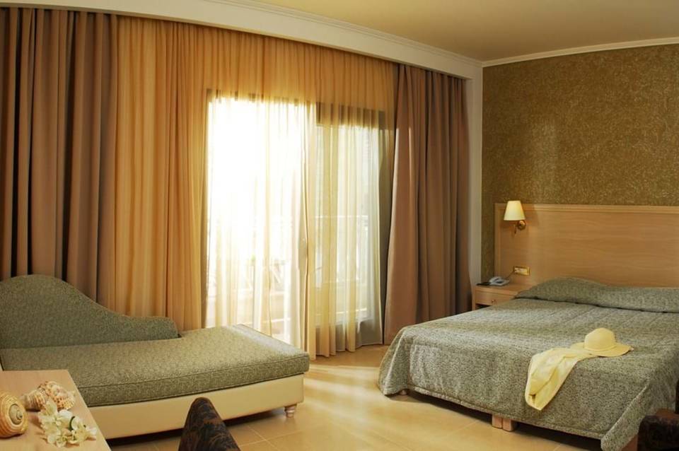 Cactus Royal Spa & Resort 2